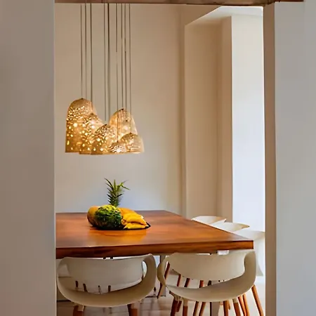 Old City | Stylish 5br House W/ Pool & Rooftop Holiday home