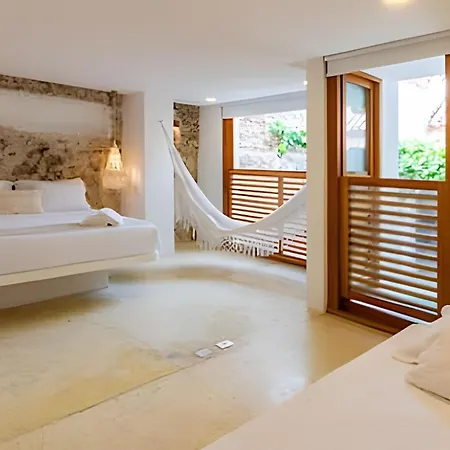 Old City | Stylish 5br House W/ Pool & Rooftop *