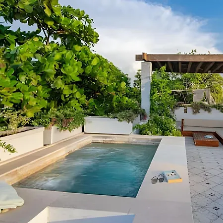 Old City | Stylish 5br House W/ Pool & Rooftop