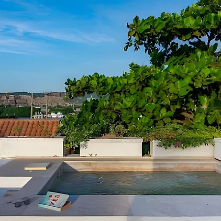 Old City | Stylish 5br House W/ Pool & Rooftop *