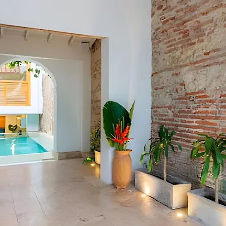 Сasa de vacaciones Old City | Stylish 5br House W/ Pool & Rooftop
