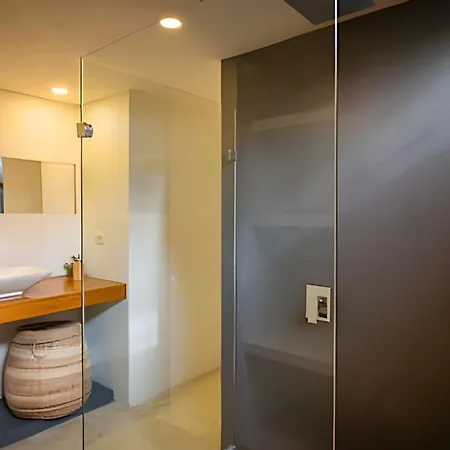 Old City | Stylish 5br House W/ Pool & Rooftop Сasa de vacaciones *