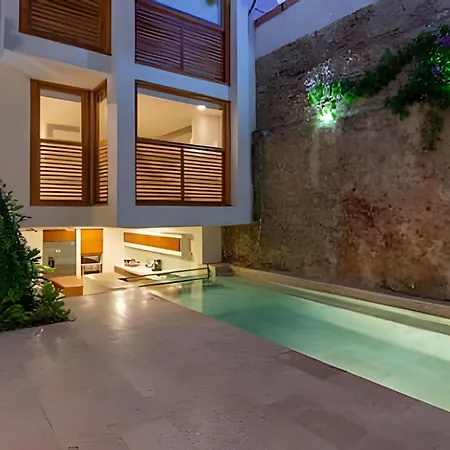 Сasa de vacaciones Old City | Stylish 5br House W/ Pool & Rooftop Cartagena