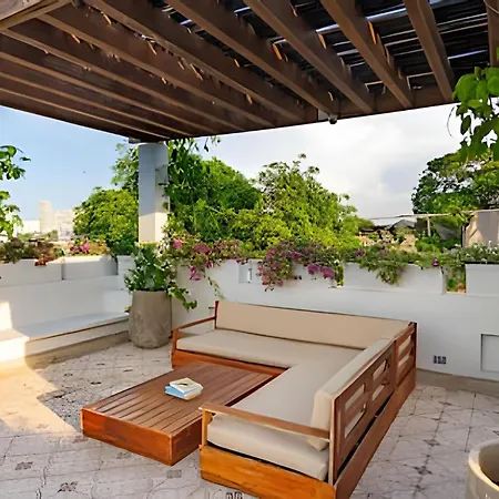 Old City | Stylish 5br House W/ Pool & Rooftop Сasa de vacaciones
