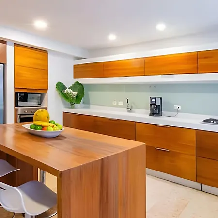 Сasa de vacaciones Old City | Stylish 5br House W/ Pool & Rooftop *